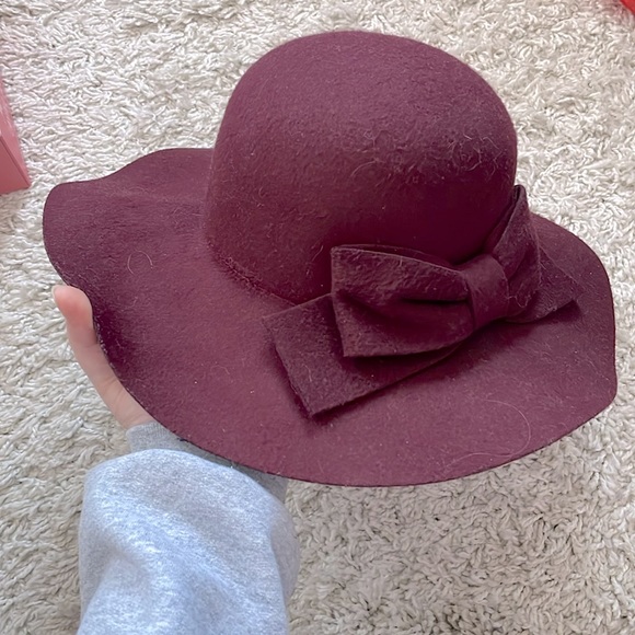 Icing Burgundy Felt Hat with Bow, never worn - Picture 3 of 4